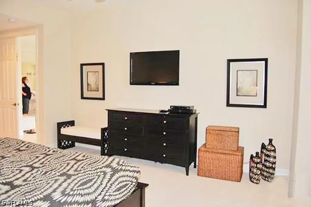 6017 Trophy Drive Naples FL 34110-7341