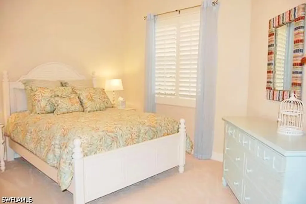 6017 Trophy Drive Naples FL 34110-7341