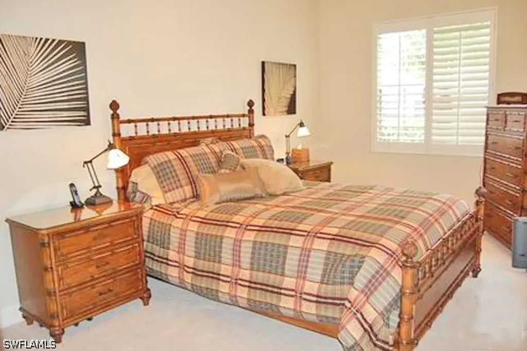 6017 Trophy Drive Naples FL 34110-7341