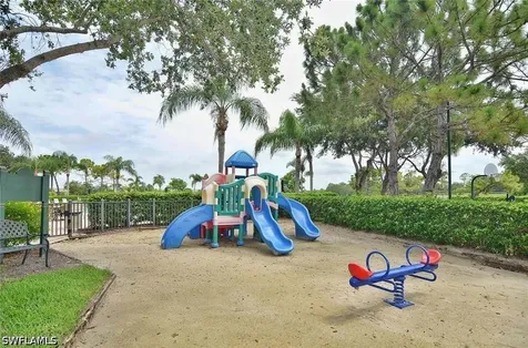 6017 Trophy Drive Naples FL 34110-7341
