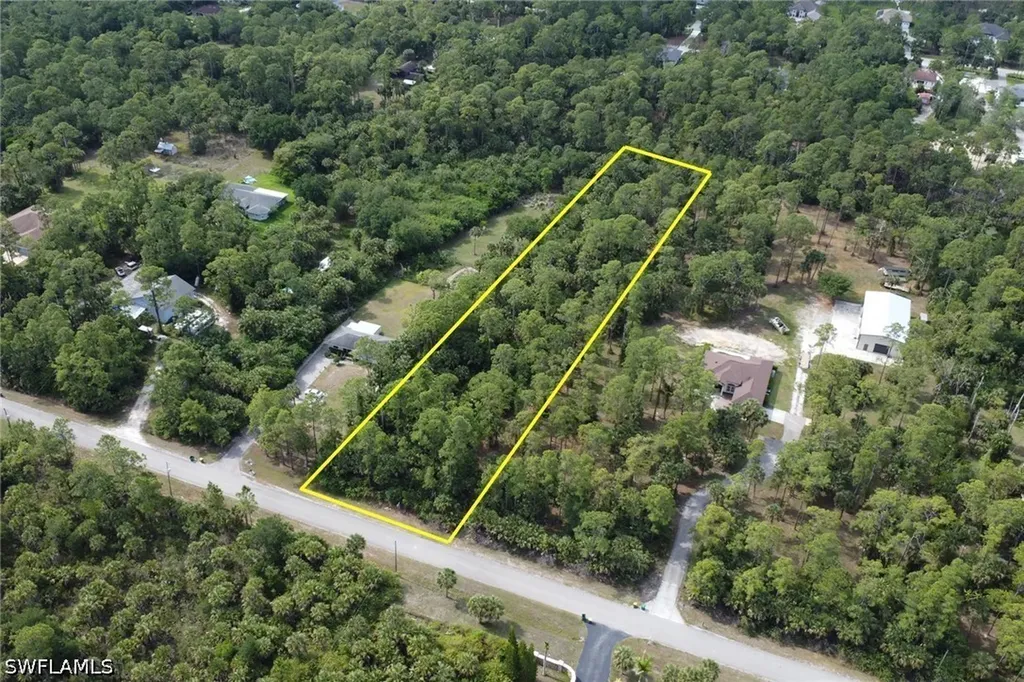 Xxx 14th Avenue NE Naples FL 34120