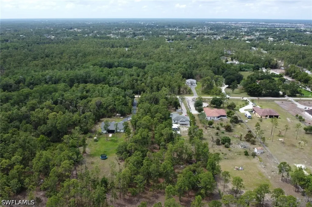 2XXX 52nd Avenue NE Naples FL 34120