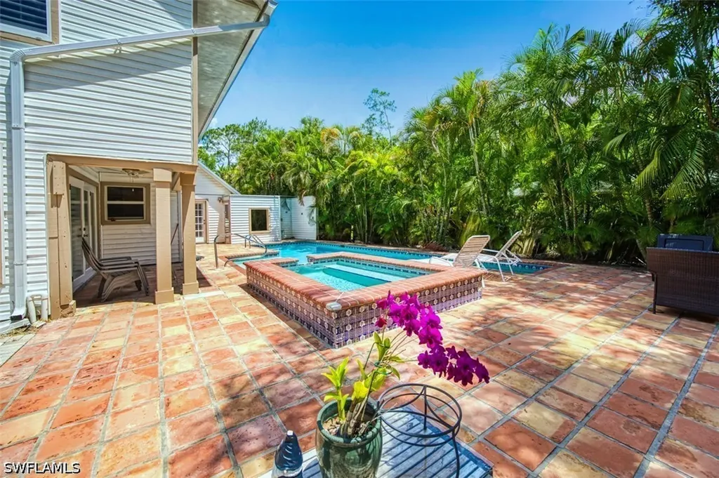 Naples FL, 2727 66TH Street SW