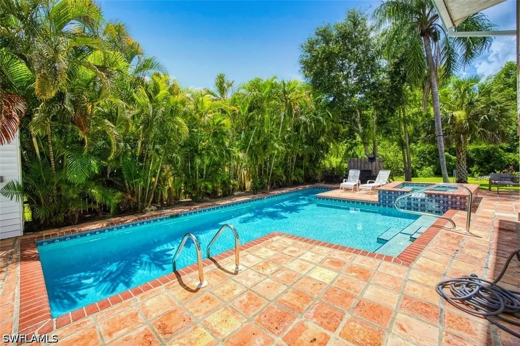 2727 66th Street SW Naples FL 34105