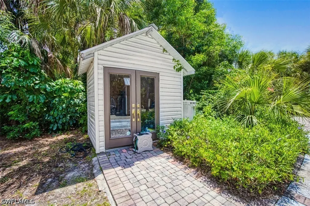 2727 66th Street SW Naples FL 34105