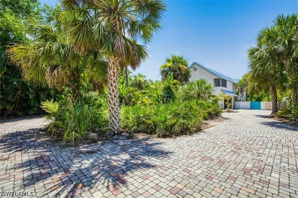 2727 66th Street SW Naples FL 34105
