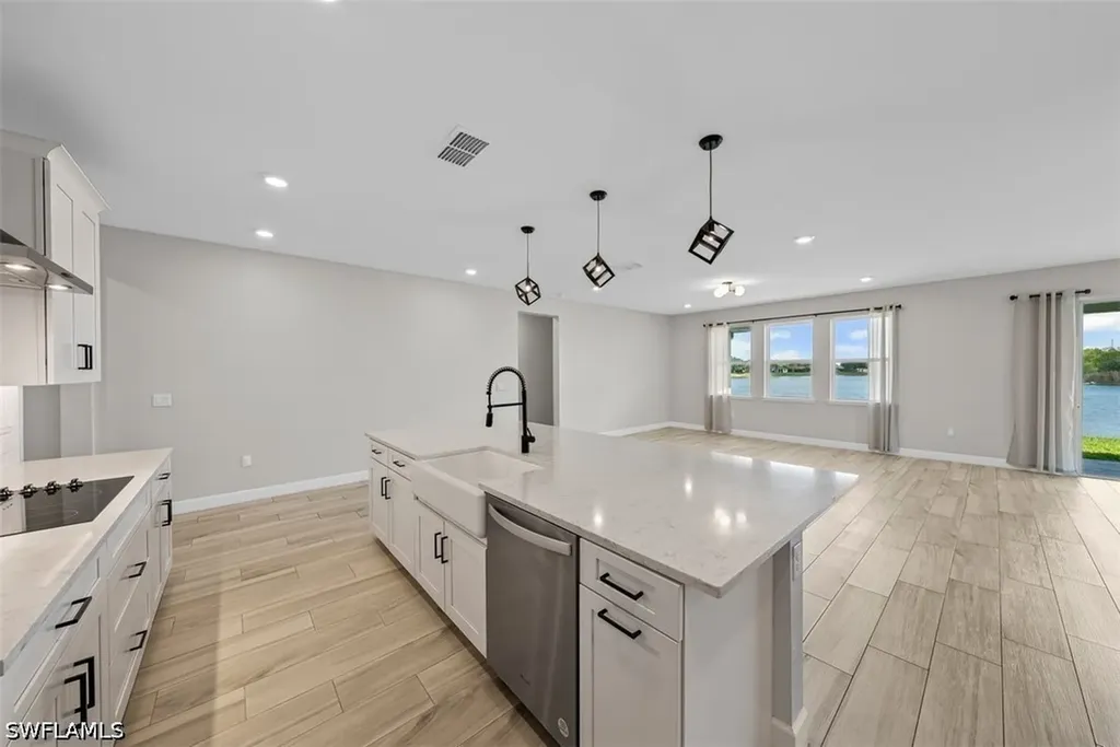 2038 Grove Drive Naples FL 34120