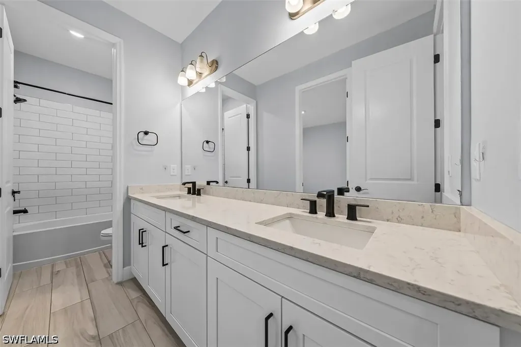2038 Grove Drive Naples FL 34120