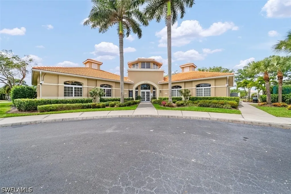 2038 Grove Drive Naples FL 34120