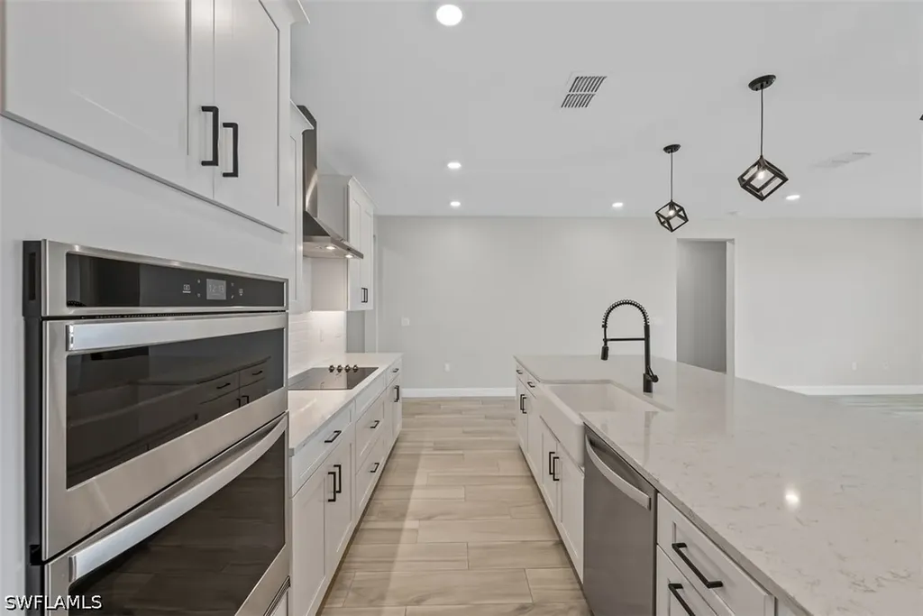 2038 Grove Drive Naples FL 34120