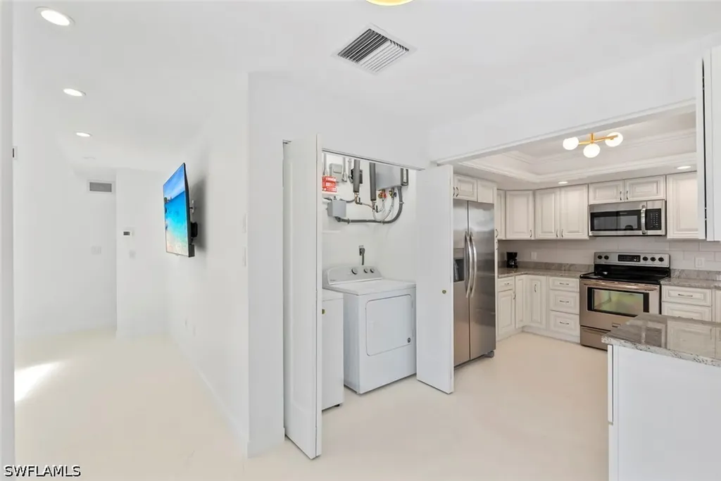879 Meadowland Drive Naples FL 34108