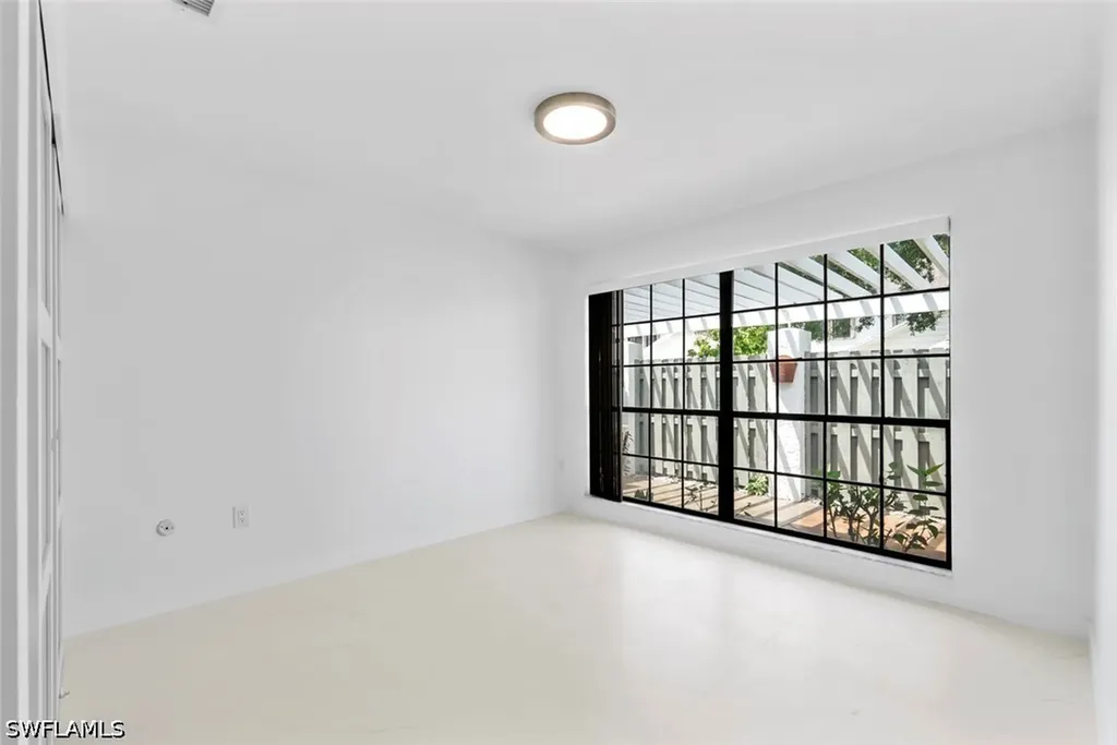 879 Meadowland Drive Naples FL 34108