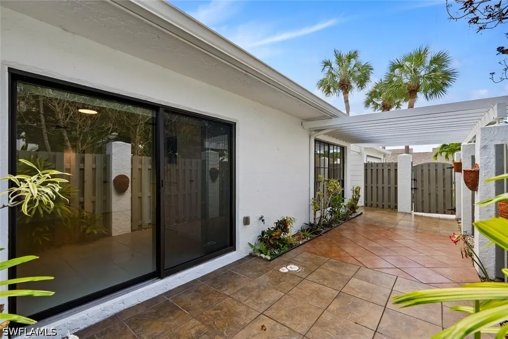 879 Meadowland Drive Naples FL 34108