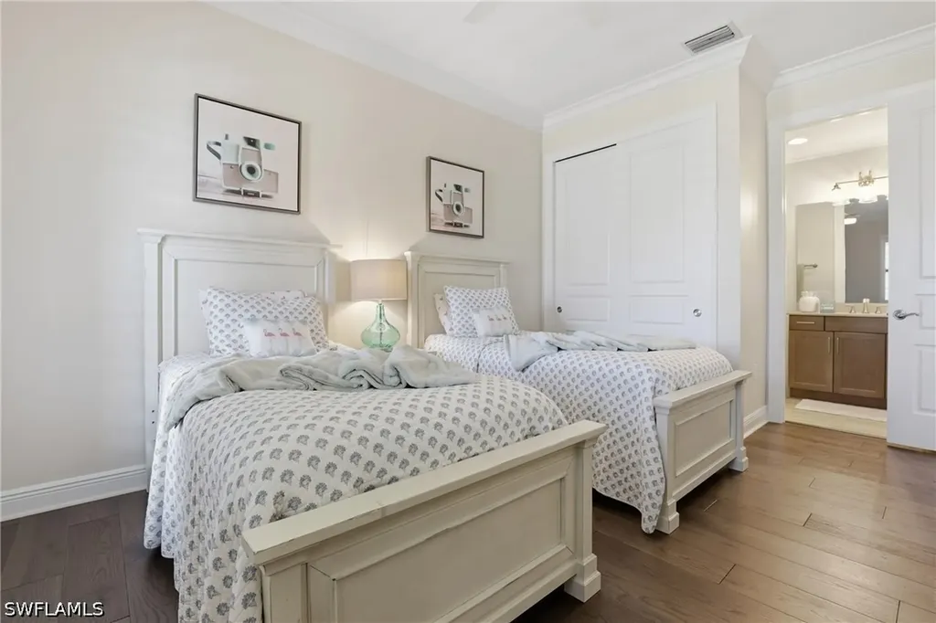 16378 Viansa Way Naples FL 34110