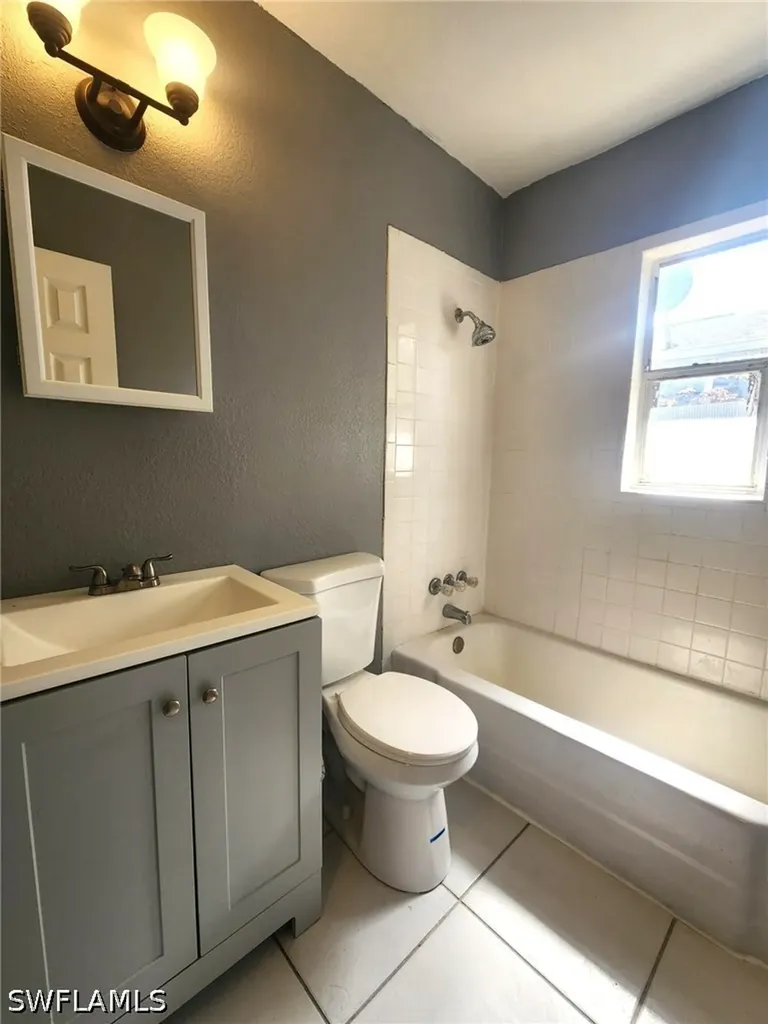 2996 Francis Avenue Naples FL 34112