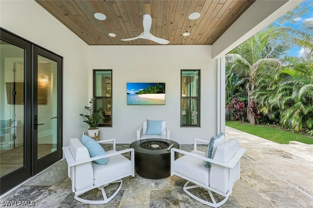 760 Park Shore Drive Naples FL 34103