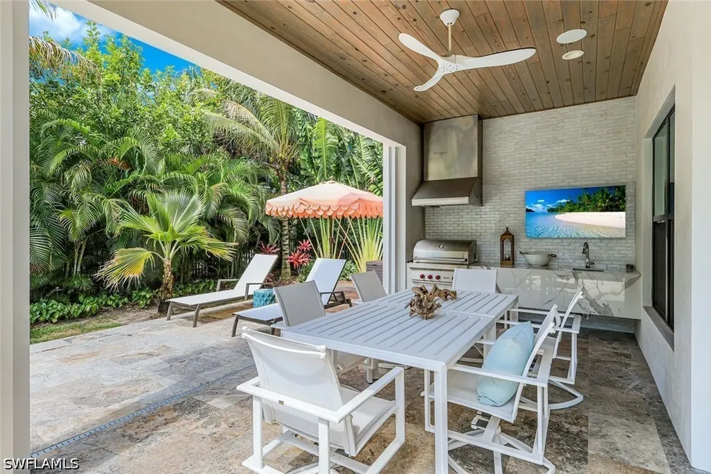 760 Park Shore Drive Naples FL 34103