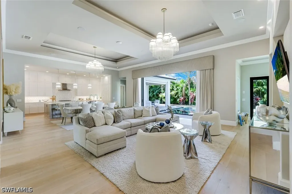 760 Park Shore Drive Naples FL 34103