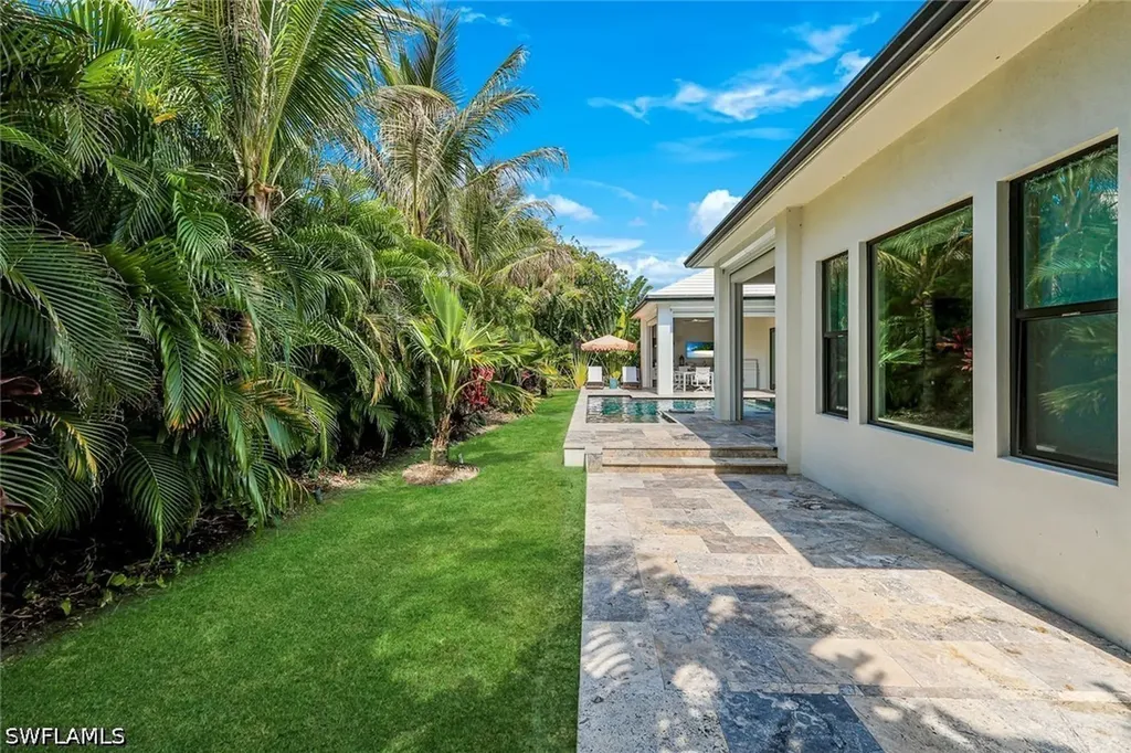 760 Park Shore Drive Naples FL 34103
