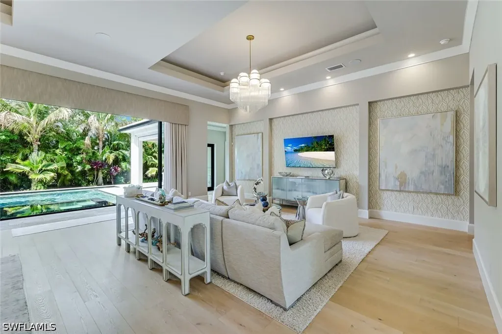 760 Park Shore Drive Naples FL 34103