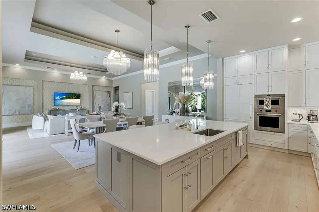 760 Park Shore Drive Naples FL 34103