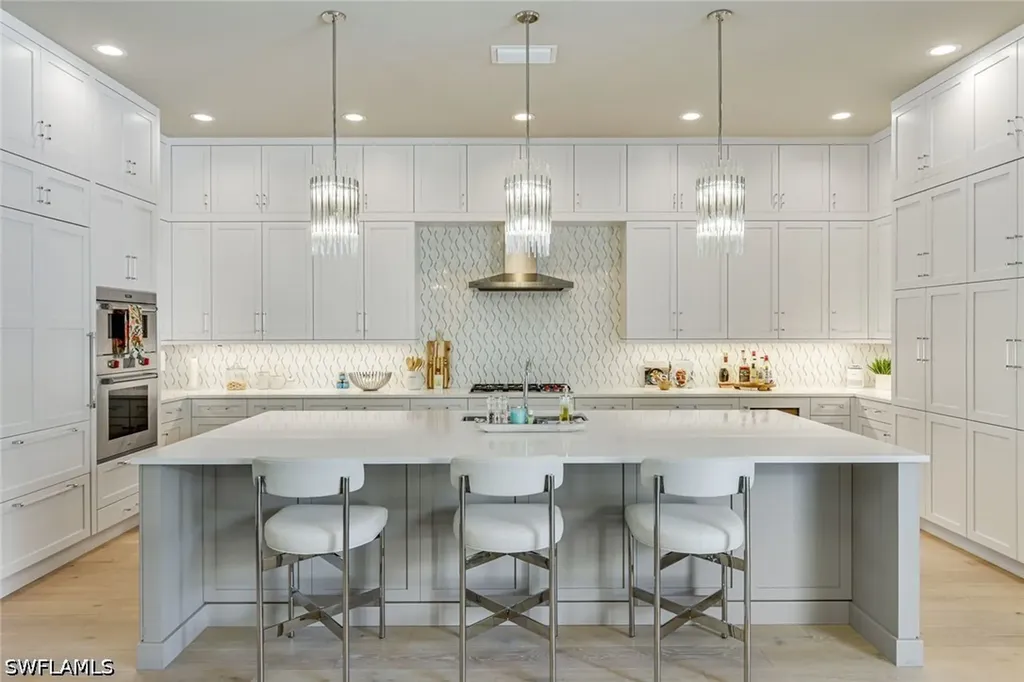 760 Park Shore Drive Naples FL 34103