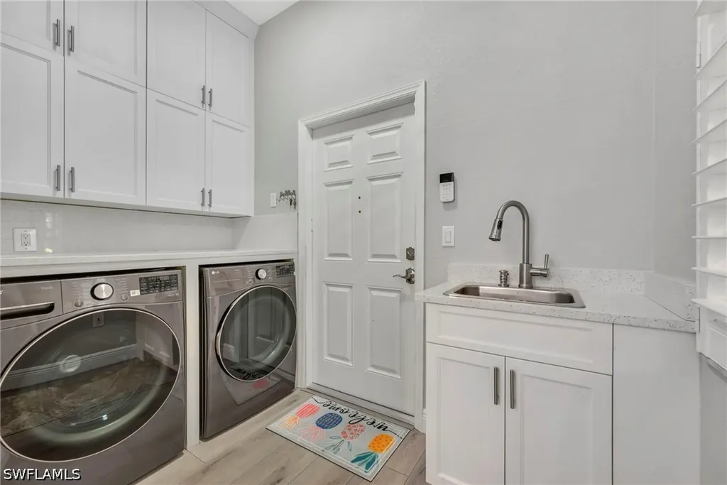 3557 Periwinkle Way Naples FL 34114