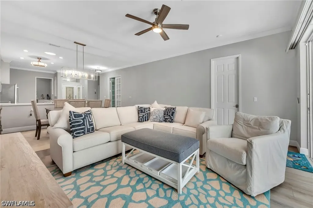 3557 Periwinkle Way Naples FL 34114