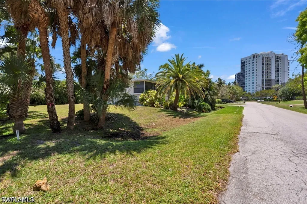718 Pan Am Avenue Naples FL 34110