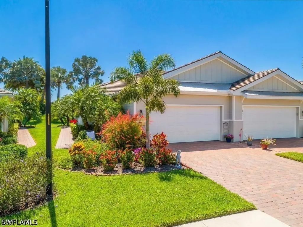 14867 Edgewater Circle Naples FL 34114