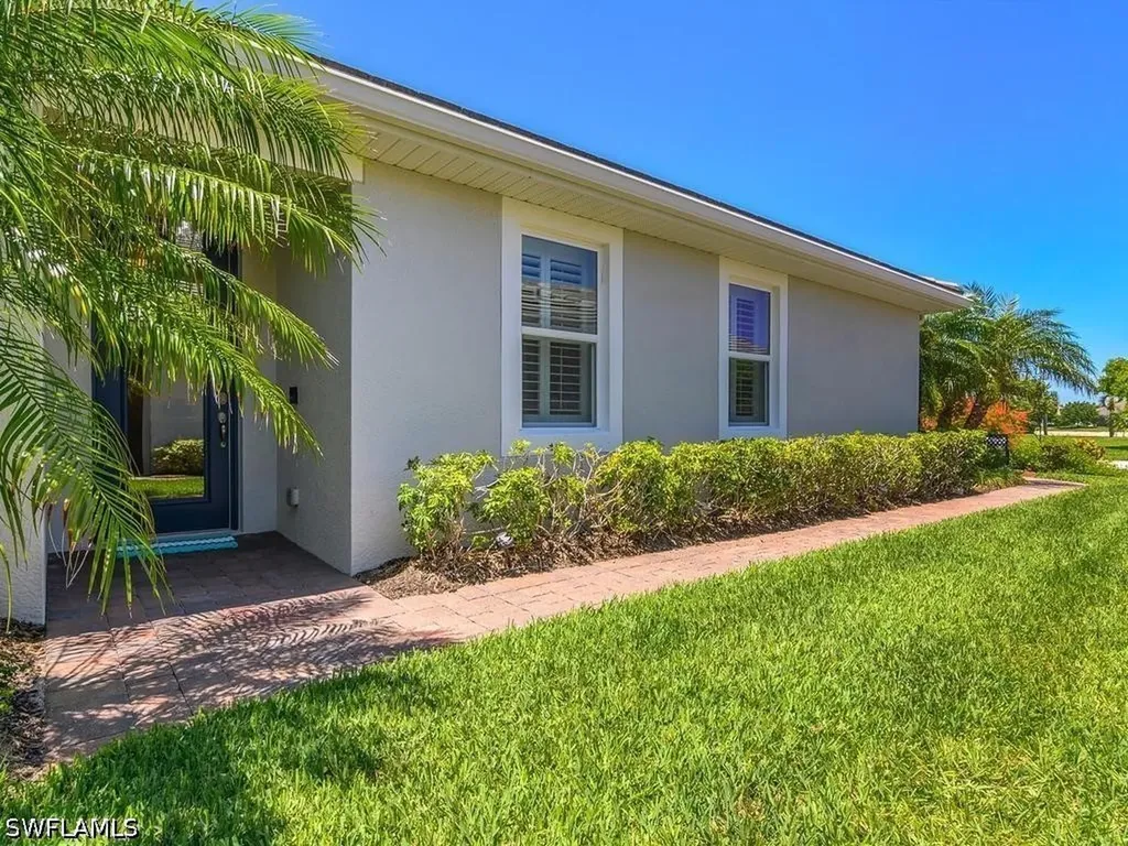 14867 Edgewater Circle Naples FL 34114