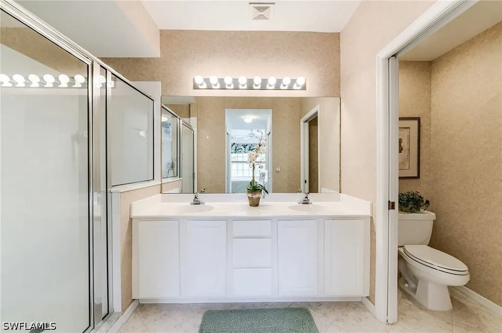 1940 Willow Bend Circle Naples FL 34109