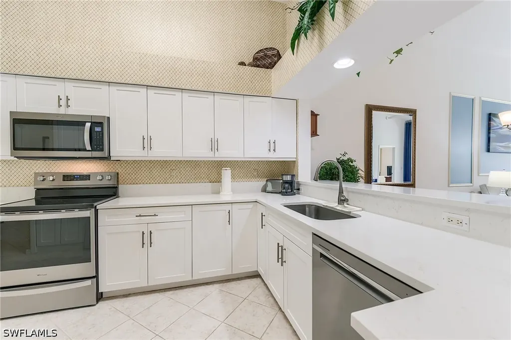 1940 Willow Bend Circle Naples FL 34109
