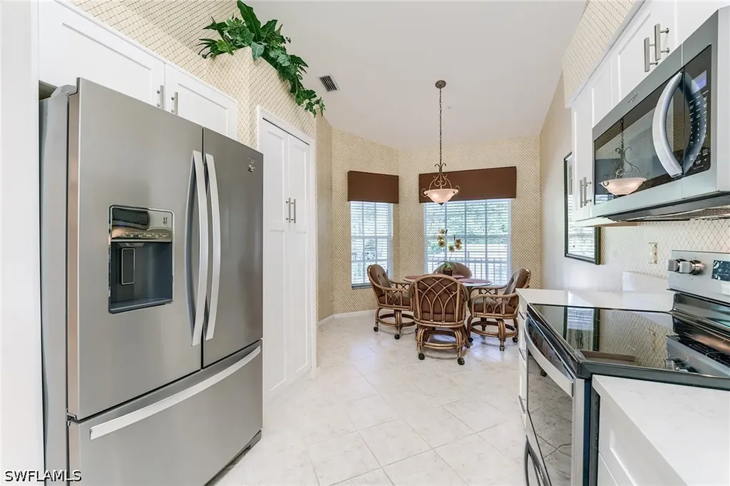1940 Willow Bend Circle Naples FL 34109