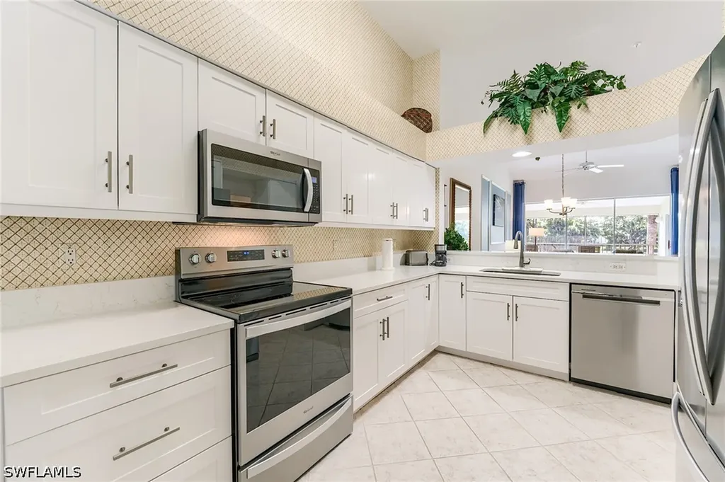 1940 Willow Bend Circle Naples FL 34109