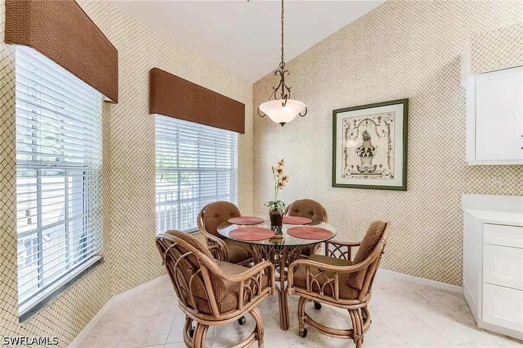 1940 Willow Bend Circle Naples FL 34109