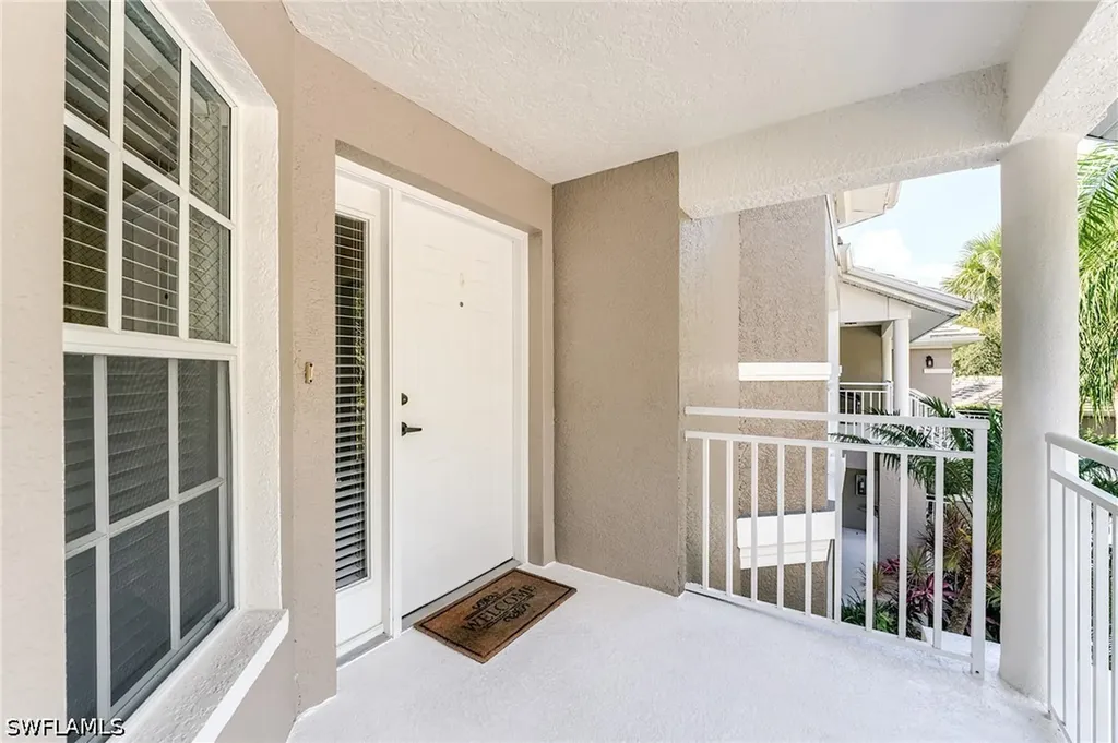 1940 Willow Bend Circle Naples FL 34109