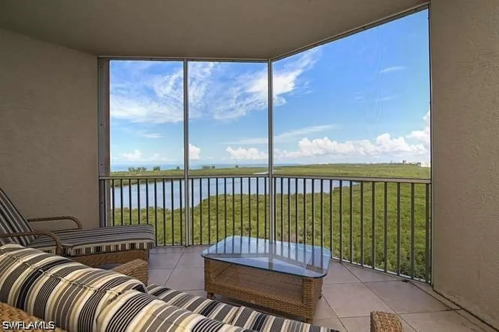 295 Grande Way Naples FL 34110