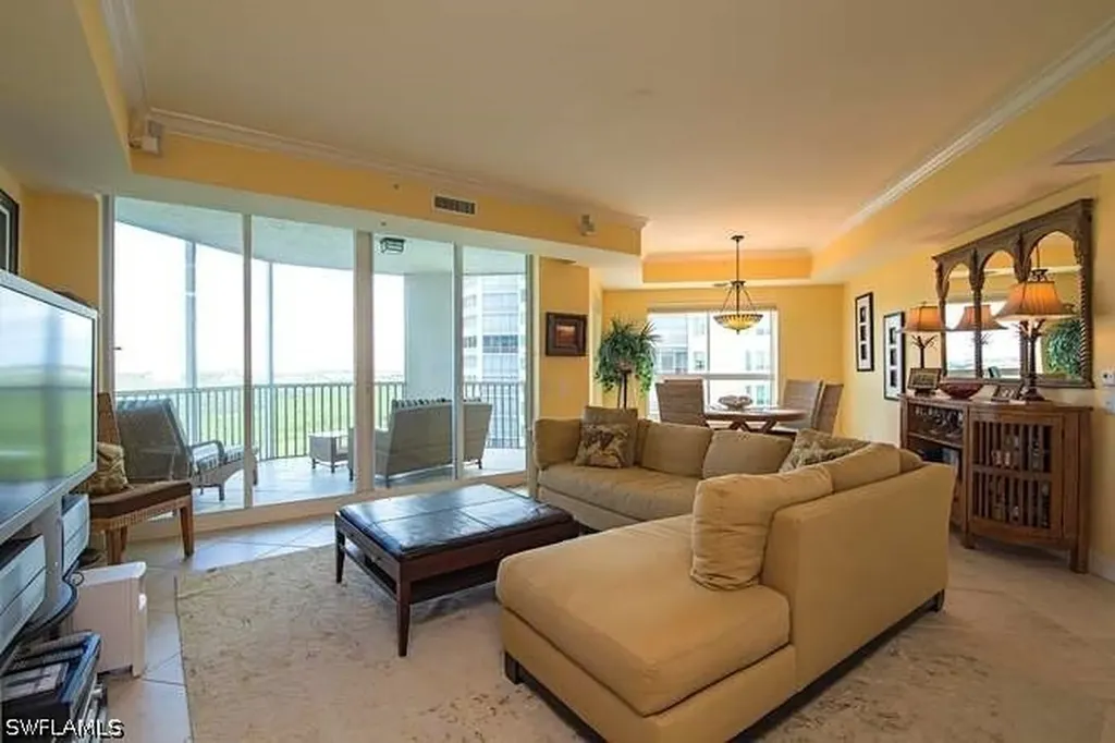 295 Grande Way Naples FL 34110