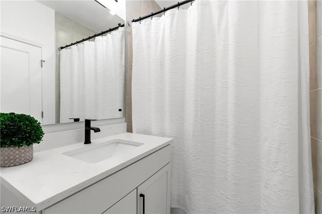 7578 Rockefeller Drive Naples FL 34119