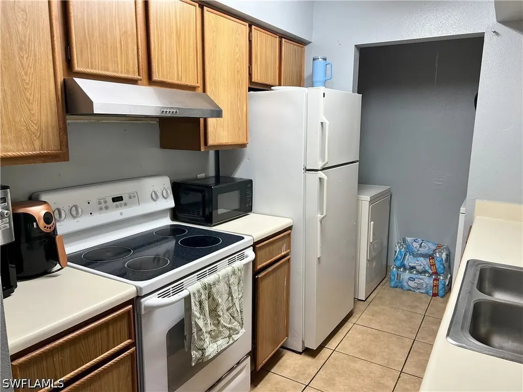 2875 Winkler Avenue Fort Myers FL 33916
