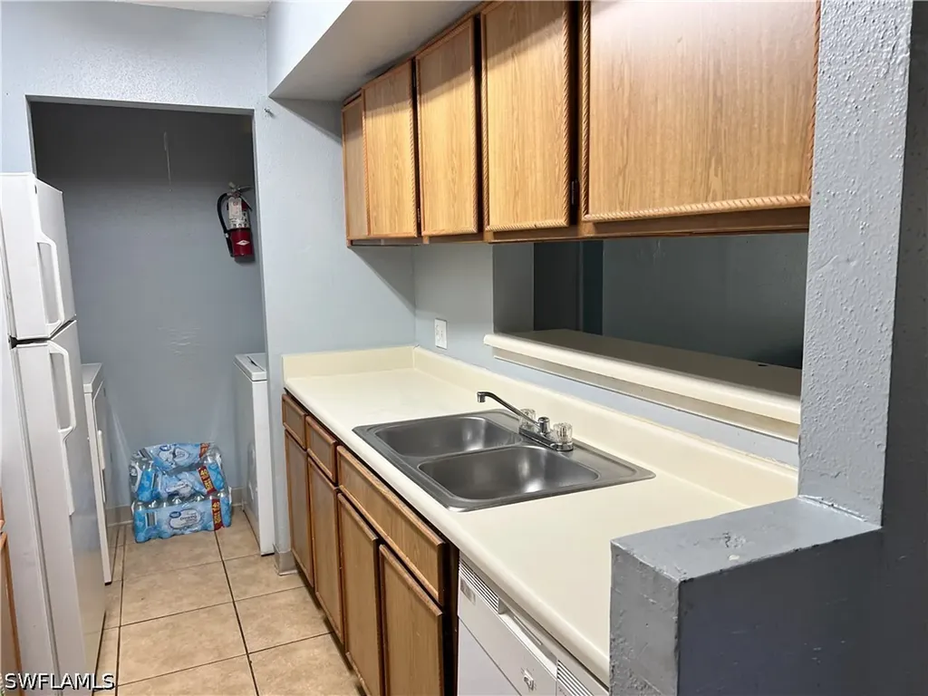 2875 Winkler Avenue Fort Myers FL 33916