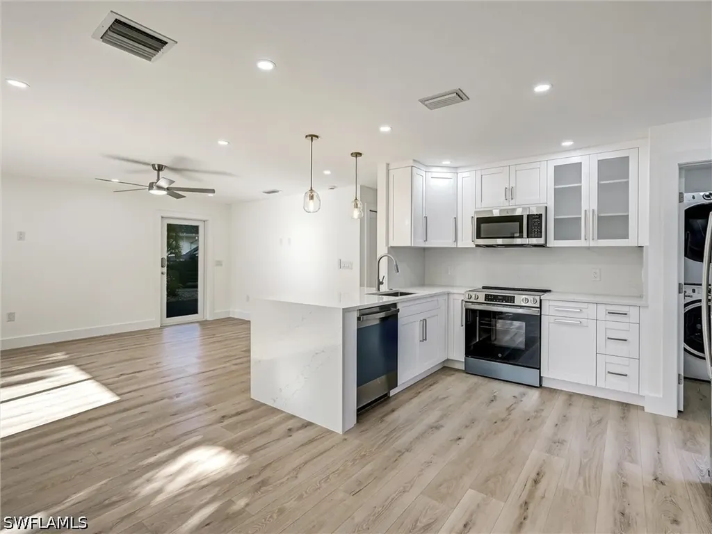 16 Kings Road Naples FL 34112