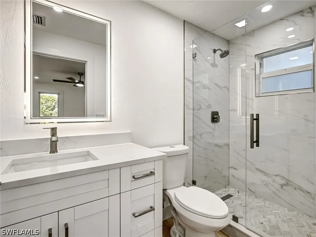 16 Kings Road Naples FL 34112