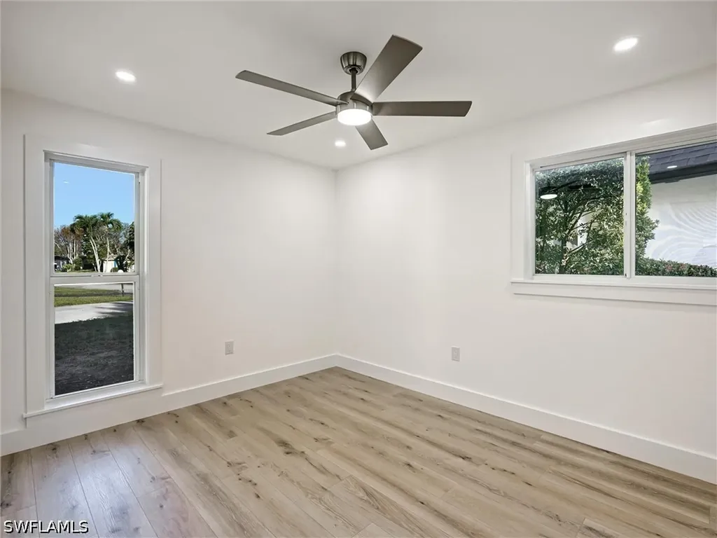 16 Kings Road Naples FL 34112