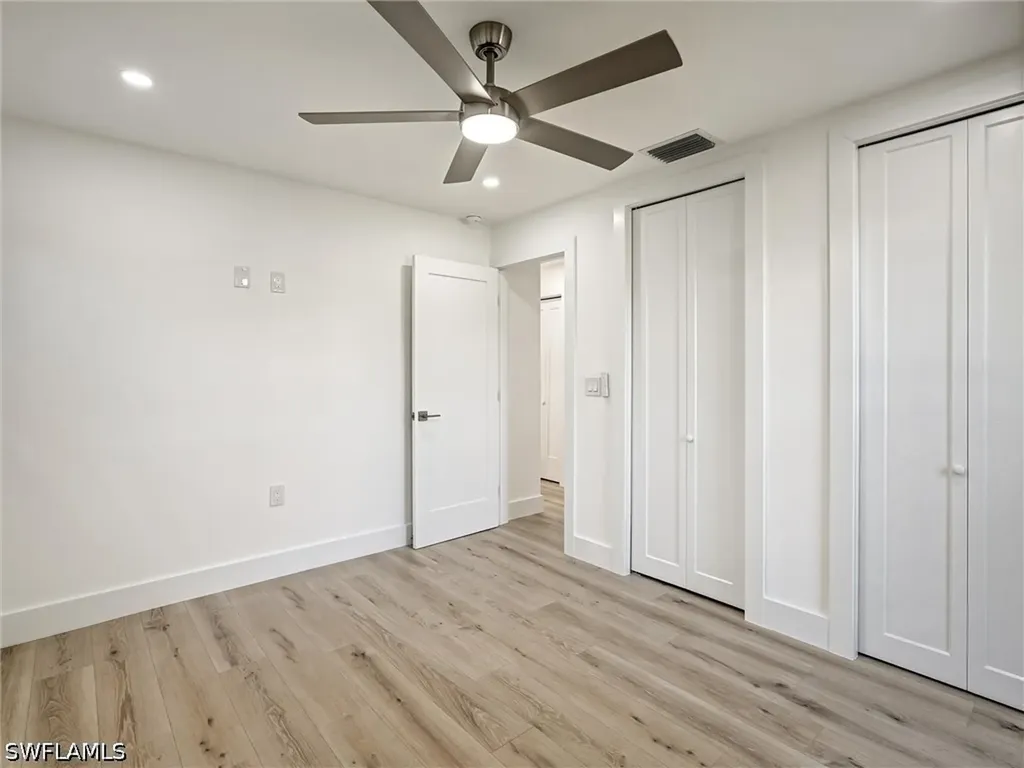 16 Kings Road Naples FL 34112