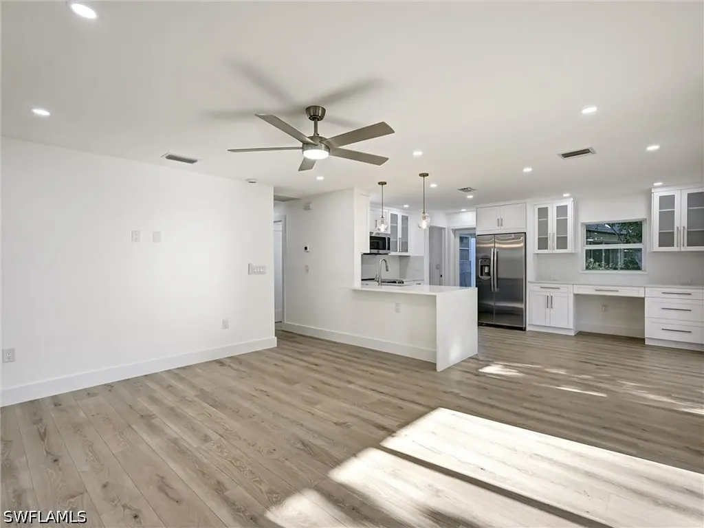 16 Kings Road Naples FL 34112