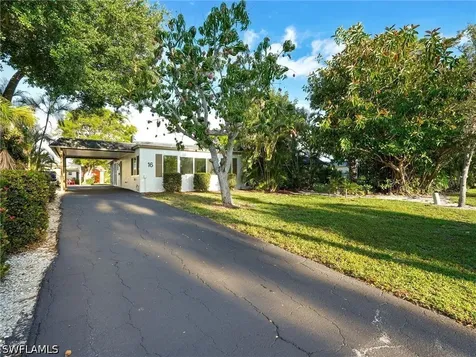 16 Kings Road Naples FL 34112