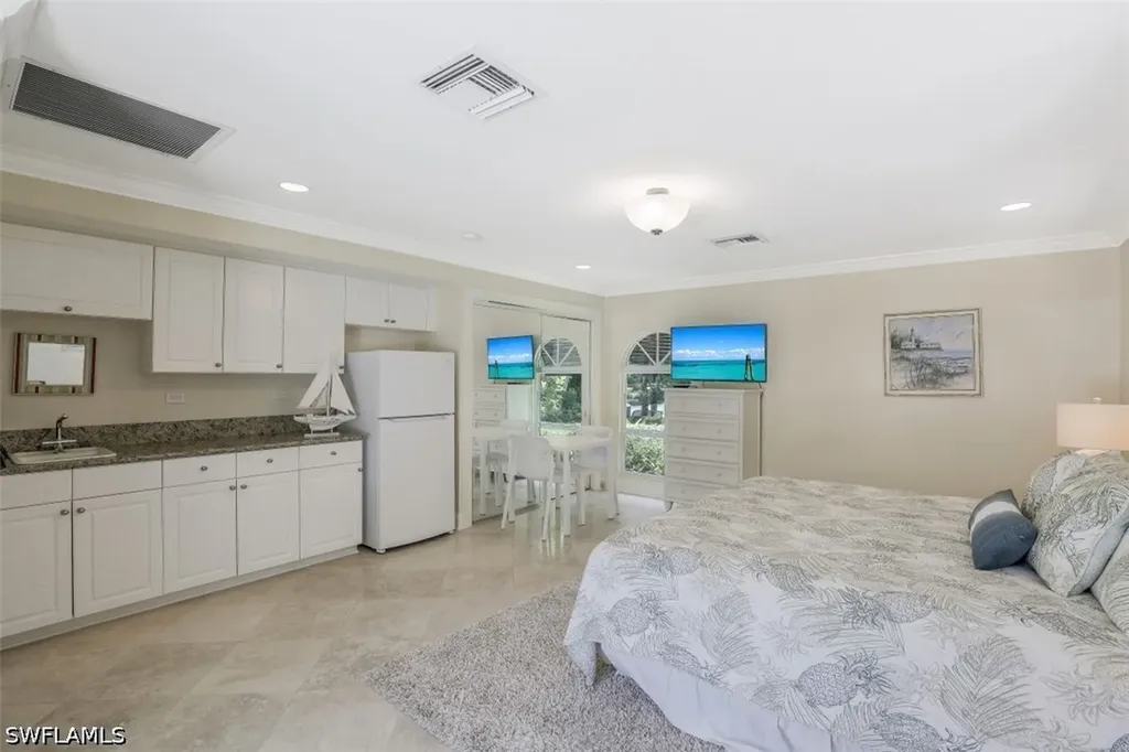 655 Galleon Drive Naples FL 34102