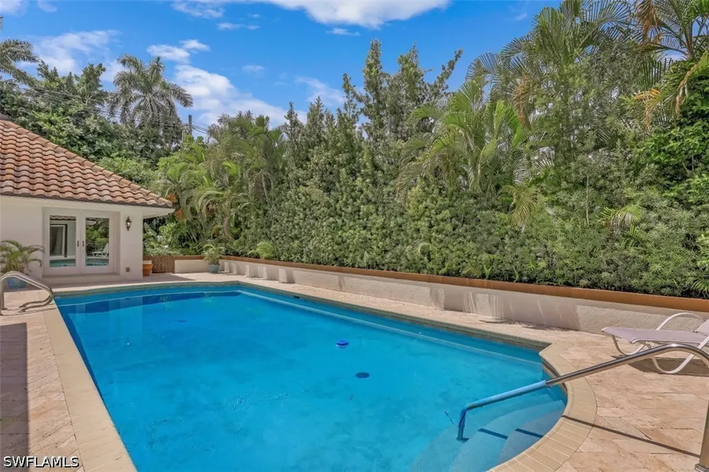 655 Galleon Drive Naples FL 34102